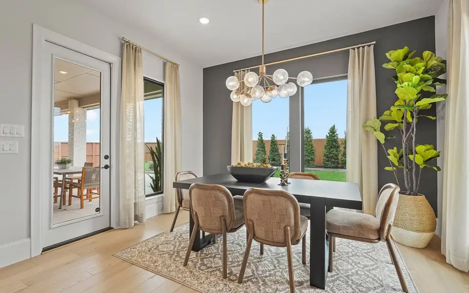 Representative furnished interior of a home built from the Hayden by Brookfield Residential in Midline, Webster (Image 13).