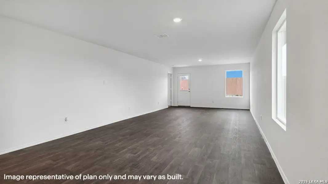 Spacious, unfurnished interior of a new home in Avenida, Converse (Image 21).