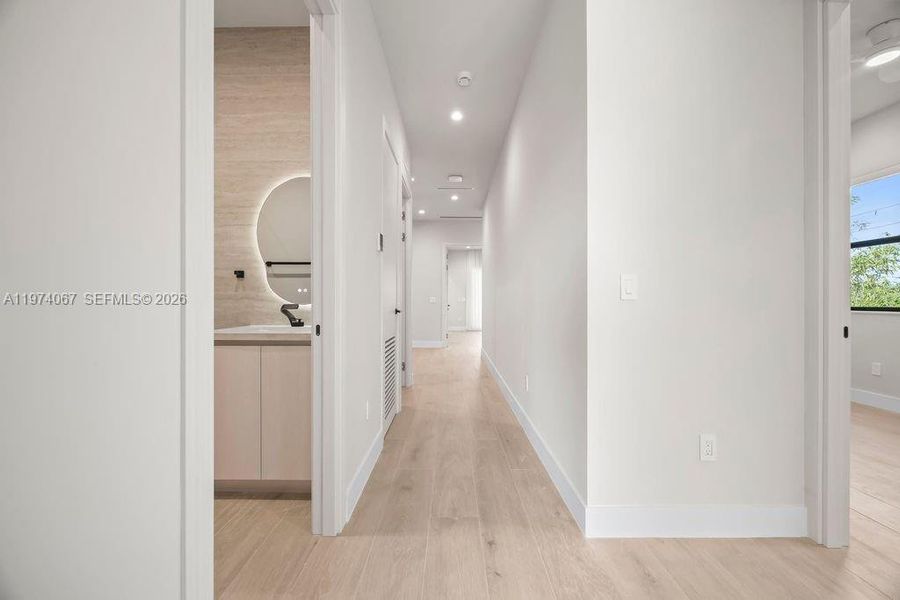 Spacious, unfurnished interior of a new home in , Fort Lauderdale (Image 46).