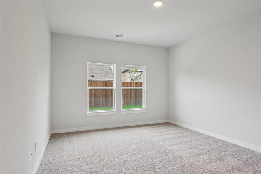 Spacious, unfurnished interior of a new home in Summerwood Estates, Red Oak (Image 16).