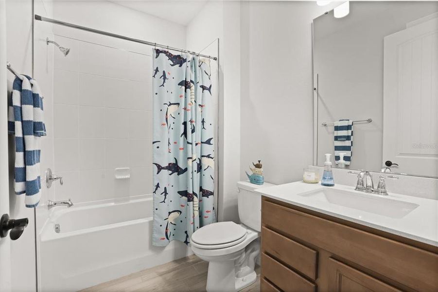 Furnished interior view inside a new home in , Orlando (Image 9).