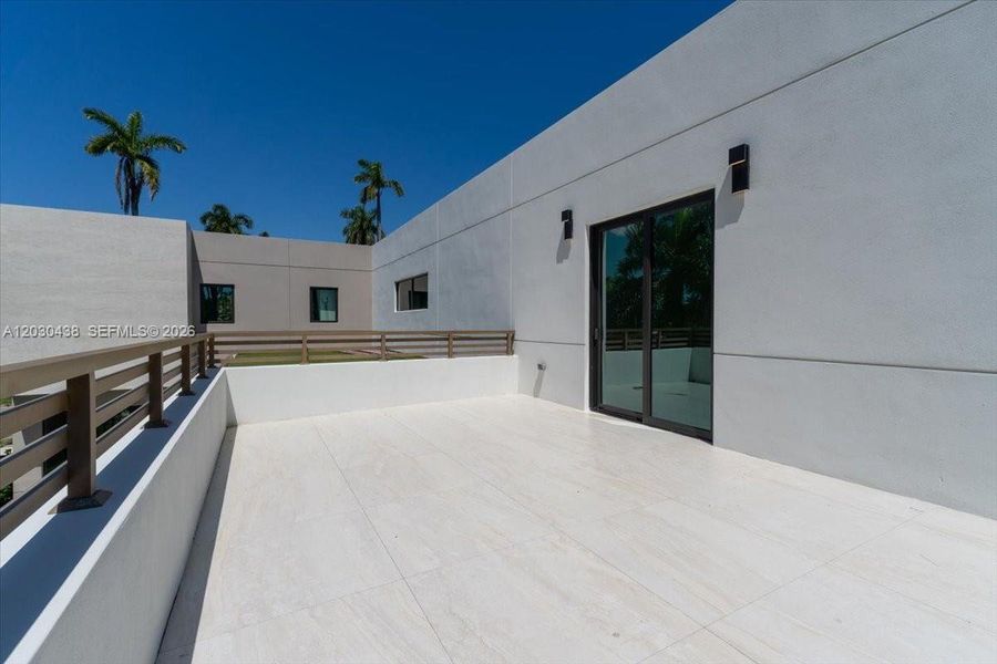 Exterior details and patio area of a home in , Hollywood (Image 34).