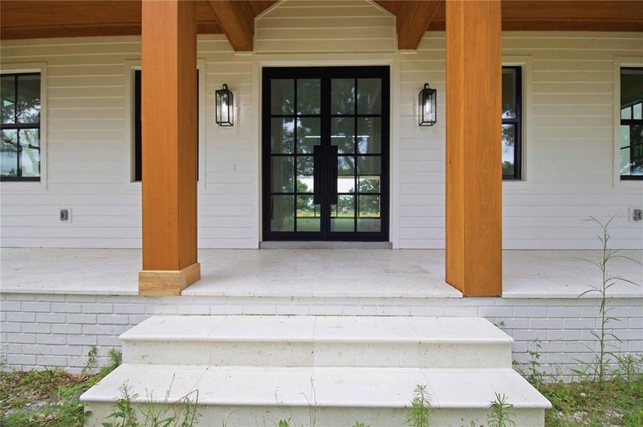 Exterior details and patio area of a home in , Sarasota (Image 8).