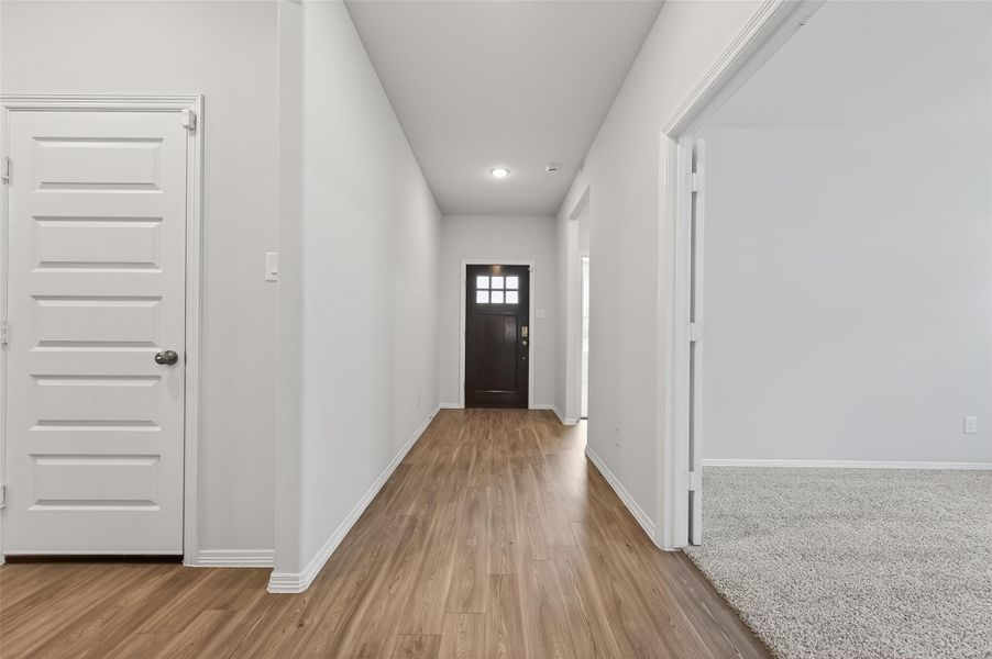 Spacious, unfurnished interior of a new home in , Tomball (Image 23).