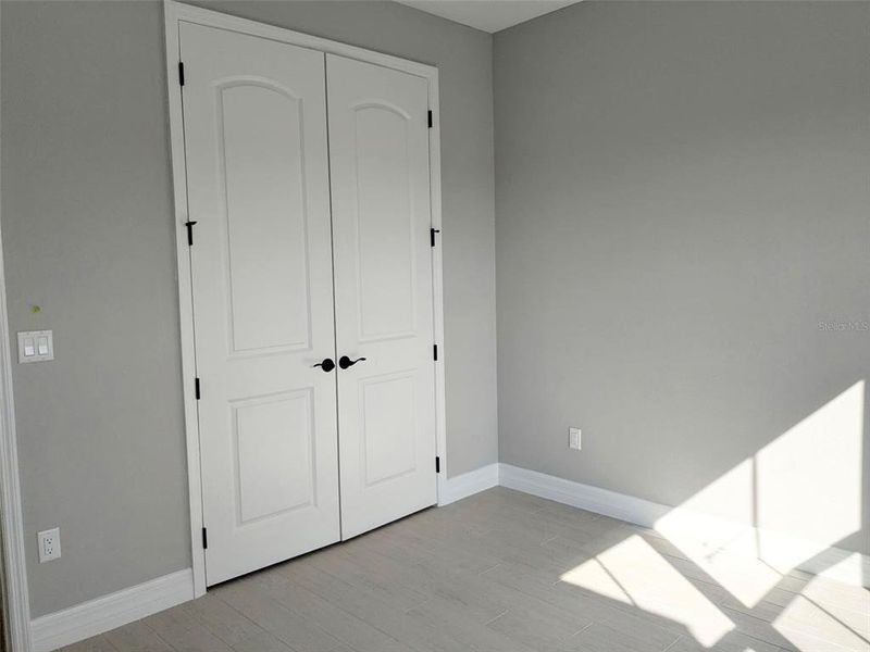 Spacious, unfurnished interior of a new home in , Sebring (Image 25).