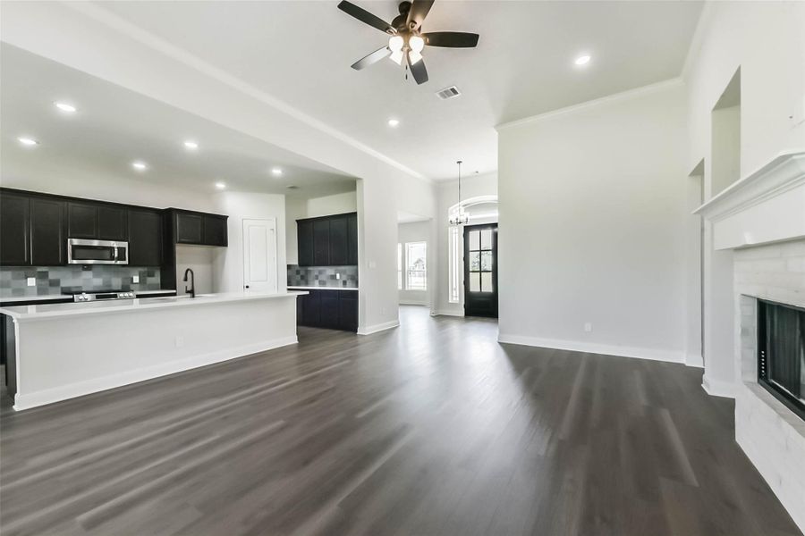 Spacious, unfurnished interior of a new home in , Baytown (Image 21).
