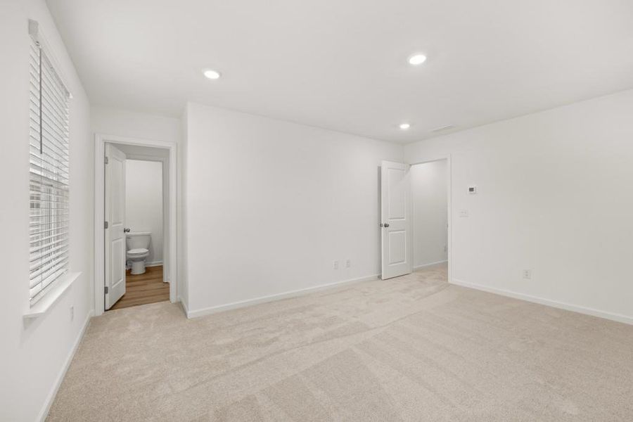 Spacious, unfurnished interior of a new home in Timber Ridge: Timber Ridge 42', Douglasville (Image 27). Spacious, unfurnished interior of a new home in Timber Ridge: Timber Ridge 42', Douglasville (Image 27).