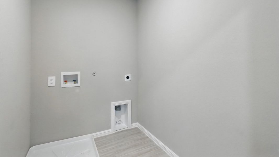 Spacious, unfurnished interior of a new home in Orchard Village, Fort Worth (Image 27). Spacious, unfurnished interior of a new home in Orchard Village, Fort Worth (Image 27).