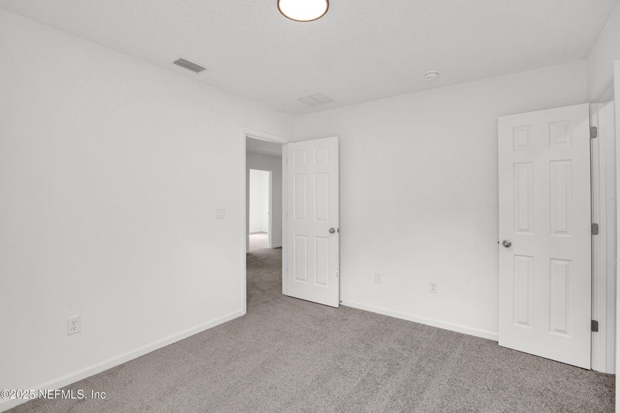 Spacious, unfurnished interior of a new home in , Palatka (Image 42).