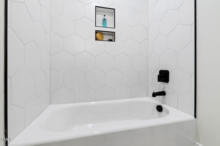 bathroom 10 (Medium)