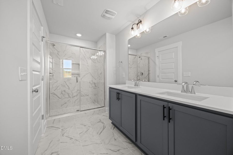 Primary Bathroom - Yin & Yang Interior