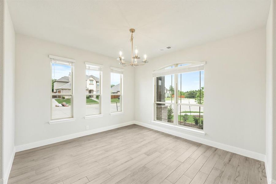 Spacious, unfurnished interior of a new home in Ridgepoint, Midlothian (Image 20).