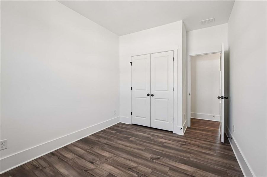 Spacious, unfurnished interior of a new home in Park Vue, Atlanta (Image 20).