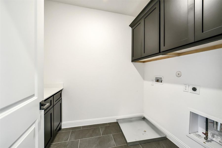 Furnished interior view inside a new home in Sienna 40', Missouri City (Image 14). Furnished interior view inside a new home in Sienna 40', Missouri City (Image 14).