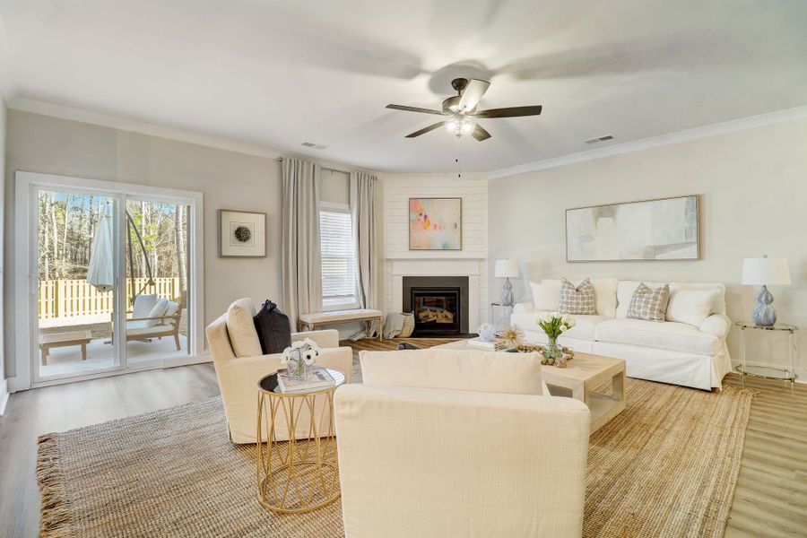 Representative furnished interior of a home built from the Bradley II by Great Southern Homes in Lynbrook, Boiling Springs (Image 7).