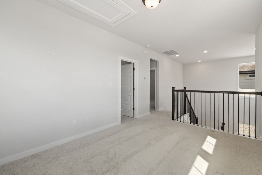 Spacious, unfurnished interior of a new home in Heritage, Dripping Springs (Image 39).