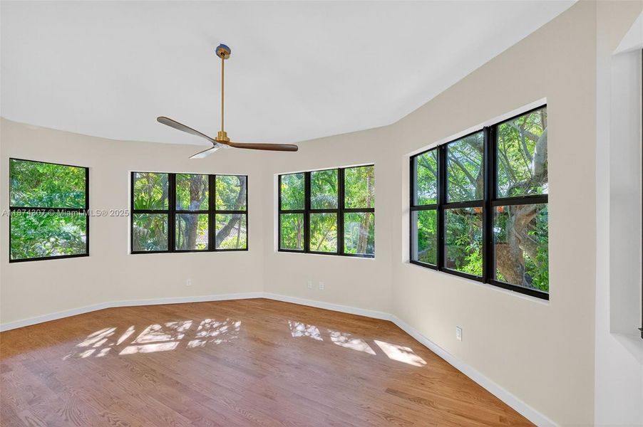 Spacious, unfurnished interior of a new home in , Miami (Image 39).