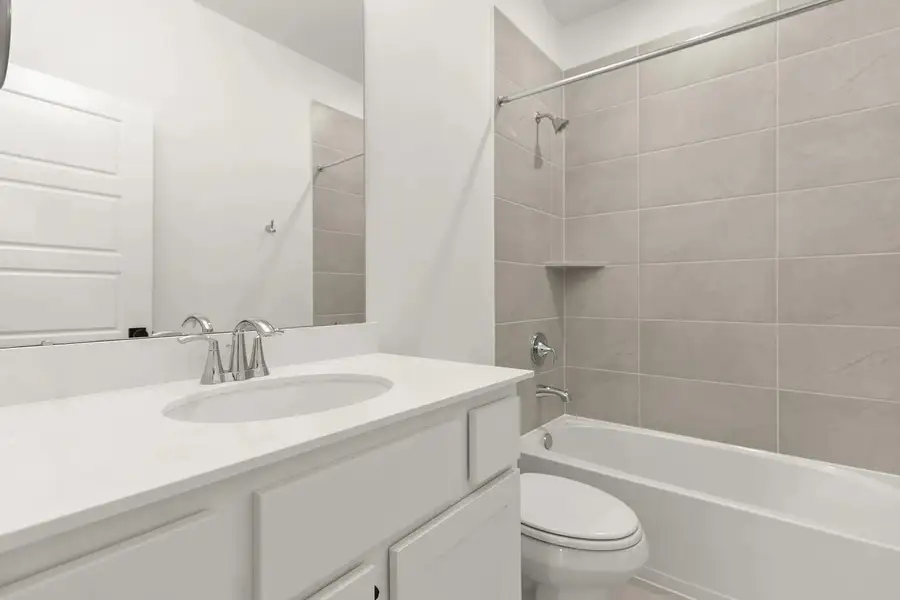 Benson B Bathroom 2