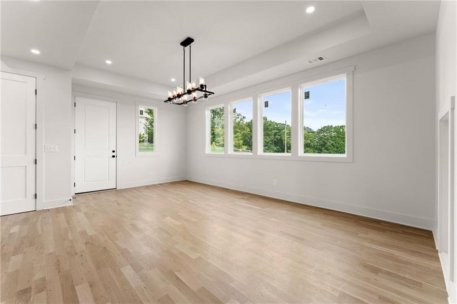 Spacious, unfurnished interior of a new home in , Clermont (Image 38).