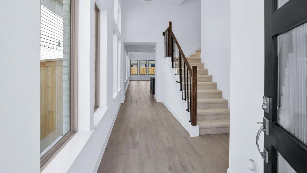 Spacious, unfurnished interior of a new home in The Grand Prairie 40', Hockley (Image 9).