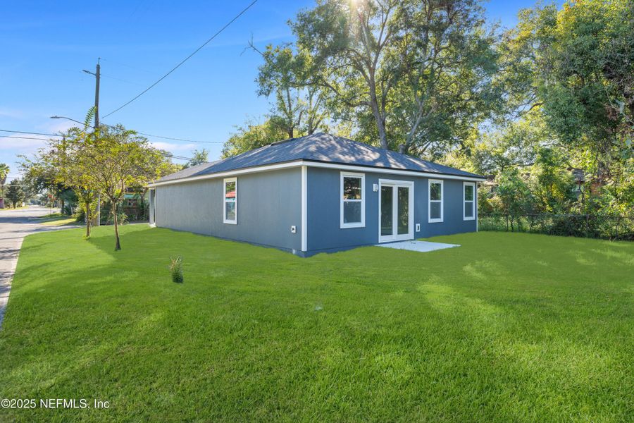 Exterior details and patio area of a home in , Jacksonville (Image 14). Exterior details and patio area of a home in , Jacksonville (Image 14).