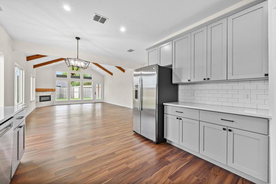 Large kitchen Large kitchen