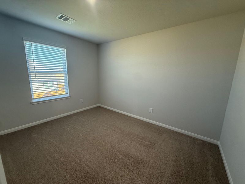 Spacious, unfurnished interior of a new home in Wayside Village, Houston (Image 30).