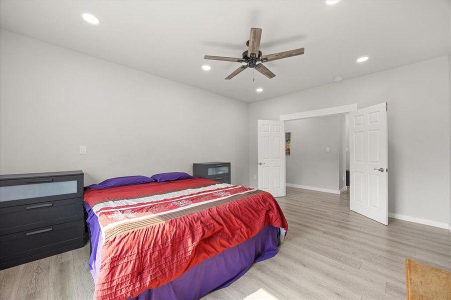 Furnished interior view inside a new home in , Granbury (Image 17).