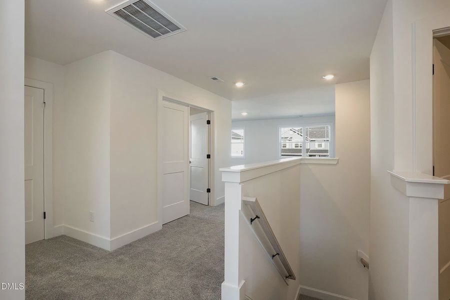 Spacious, unfurnished interior of a new home in Jackson Ridge, Pikeville (Image 21).