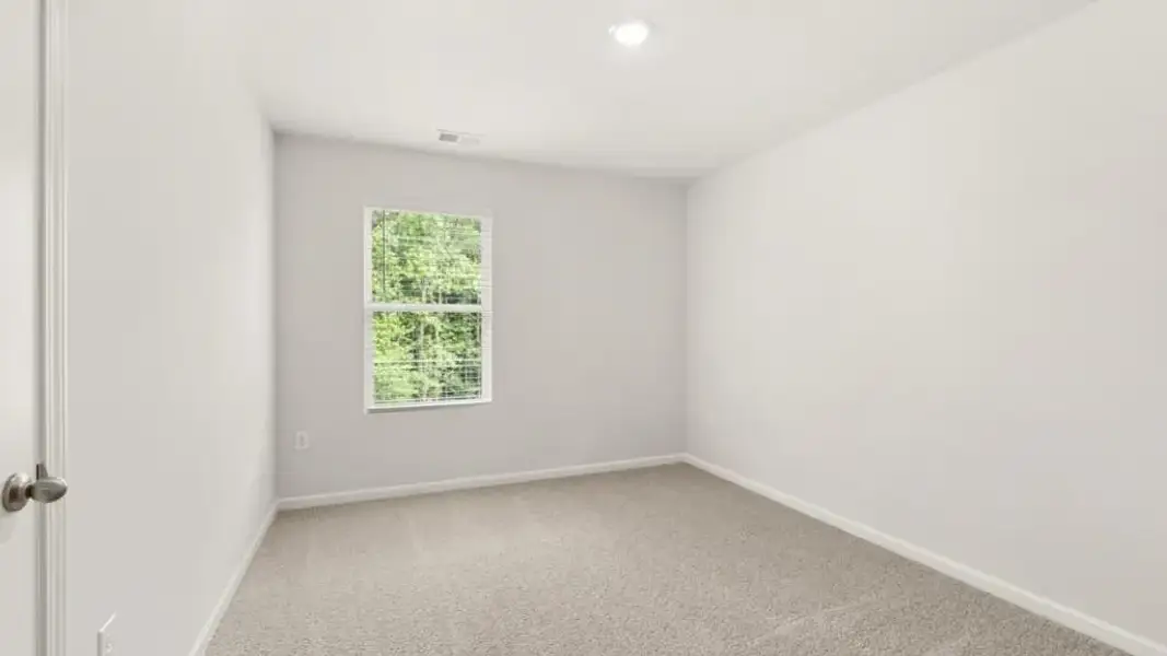 Spacious, unfurnished interior of a new home in , Gainesville (Image 27).