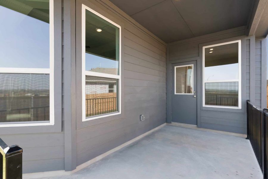 Exterior details and patio area of a home in Briarwood, Elgin (Image 3).