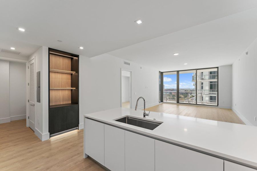 038-220LakeShoreDr-1219-WestPalmBeach-SM