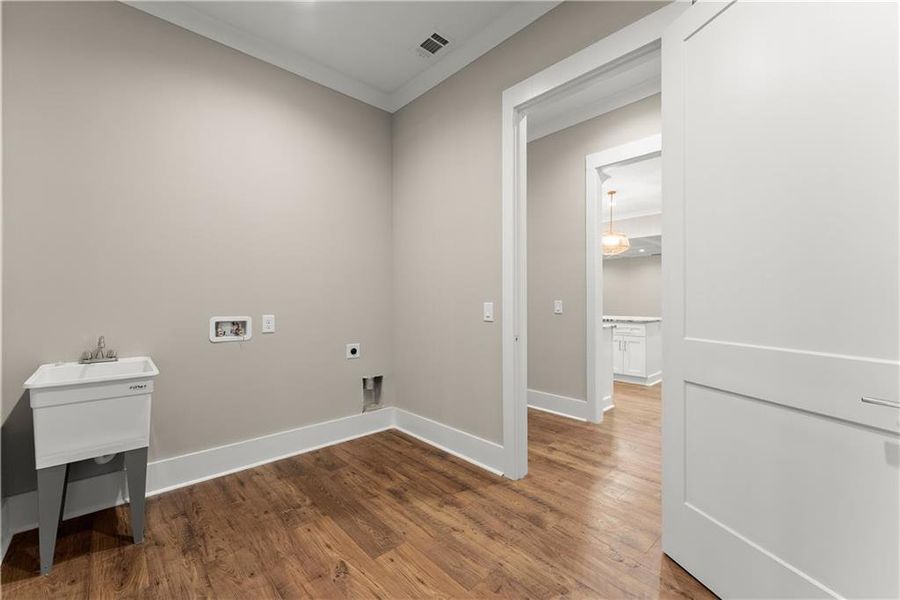 Spacious, unfurnished interior of a new home in , Cleveland (Image 45).