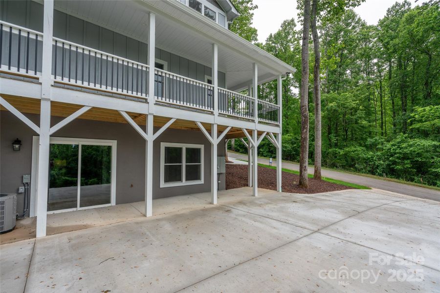 Easy access to lower level from second driveway