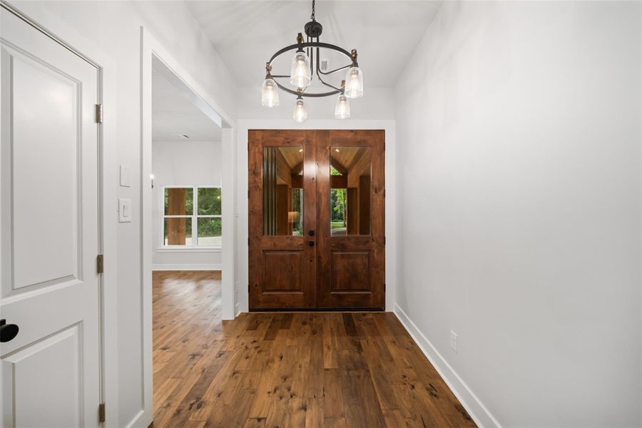 Spacious, unfurnished interior of a new home in , Willis (Image 20).