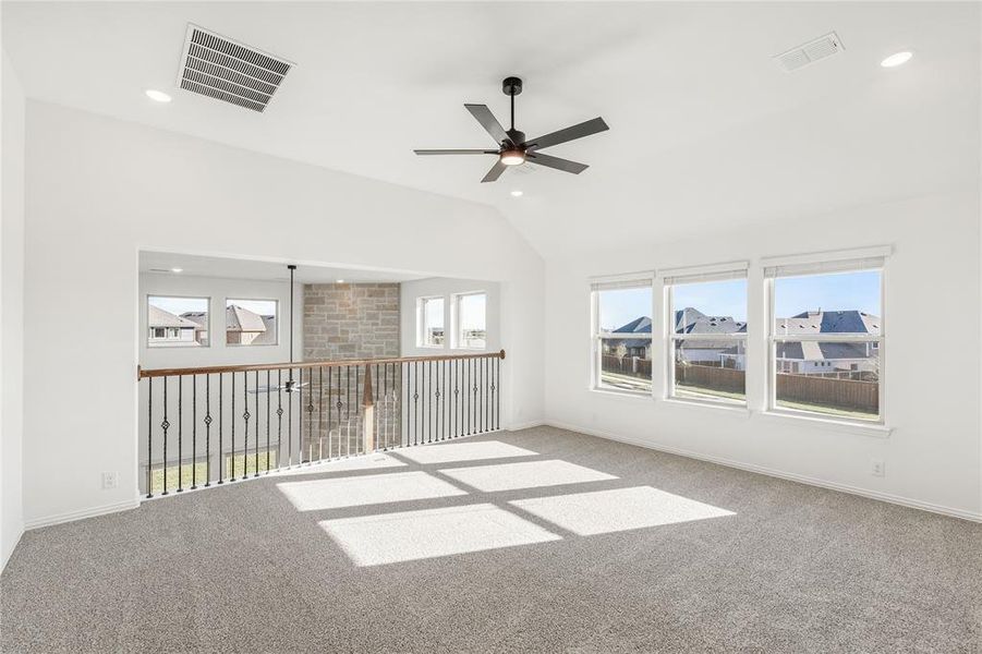 Spacious, unfurnished interior of a new home in Wildflower Ranch 60-65, Fort Worth (Image 37). Spacious, unfurnished interior of a new home in Wildflower Ranch 60-65, Fort Worth (Image 37).