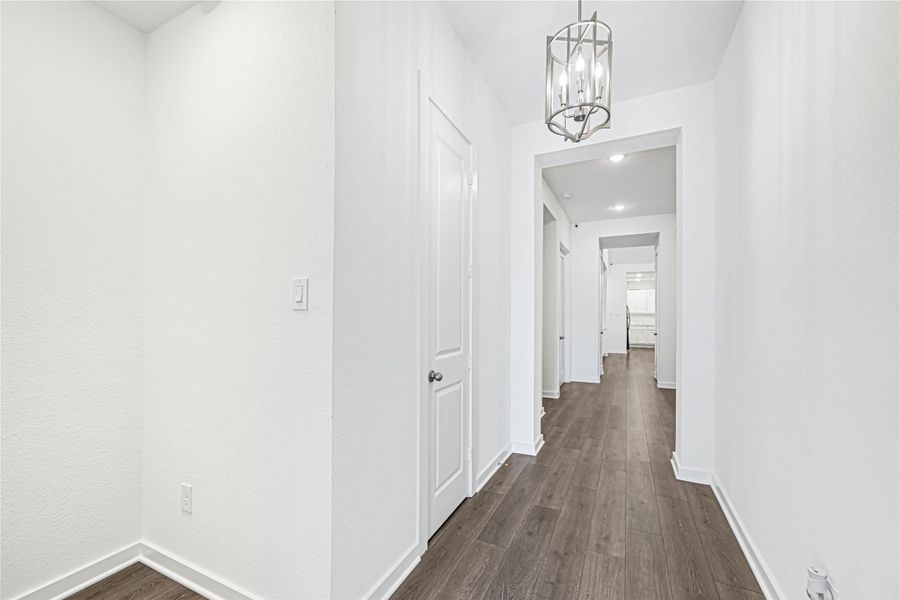 Spacious, unfurnished interior of a new home in Riceland, Mont Belvieu (Image 22).