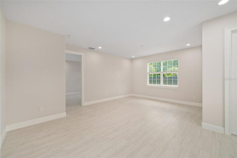 Spacious, unfurnished interior of a new home in , Summerfield (Image 19).