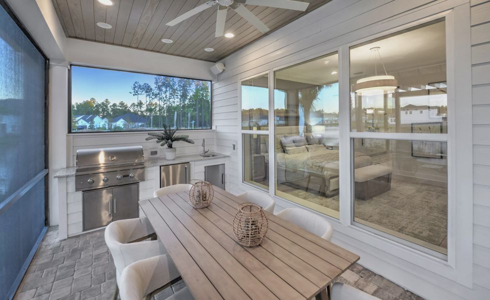Exterior details and patio area of a home in Middlebourne, St. Johns (Image 20).