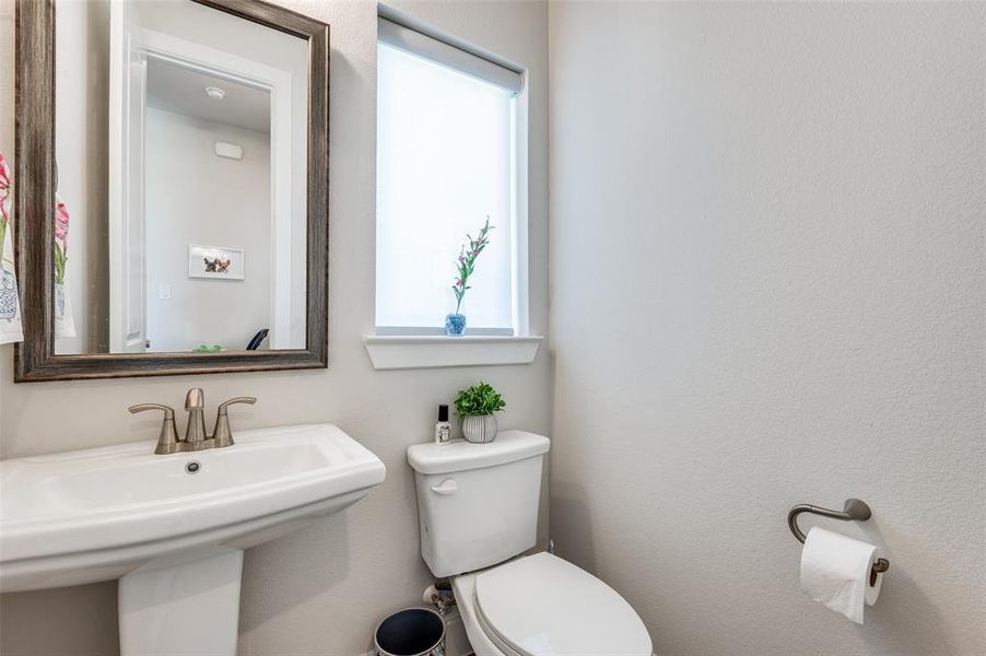 Furnished interior view inside a new home in Sandbrock Ranch, Aubrey (Image 18).