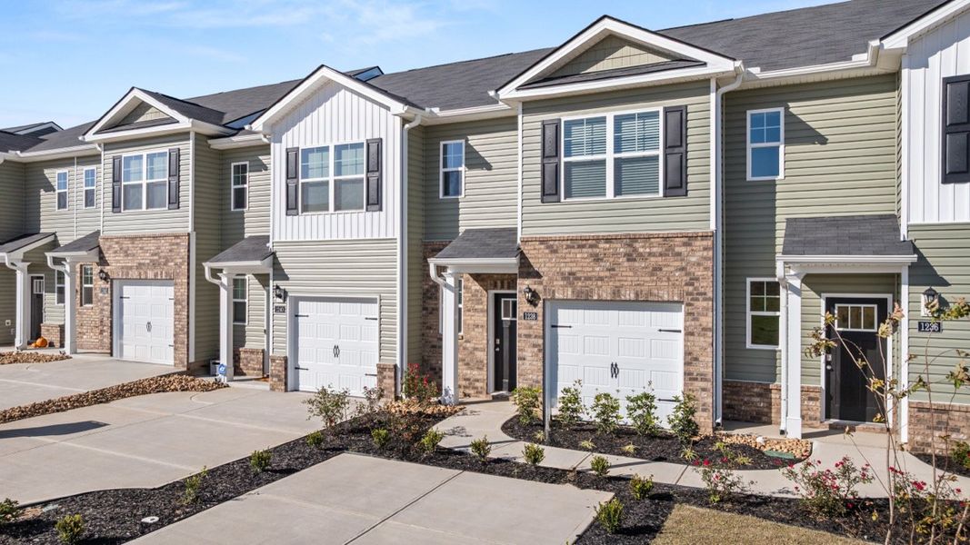Exterior details and patio area of a home in Weatherstone, Grovetown (Image 4).