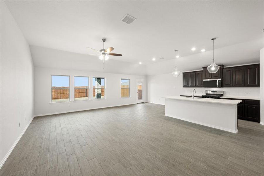 1908 Seminole- Living Room-3