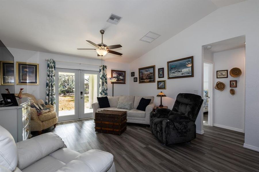 Furnished interior view inside a new home in , Ocklawaha (Image 10).
