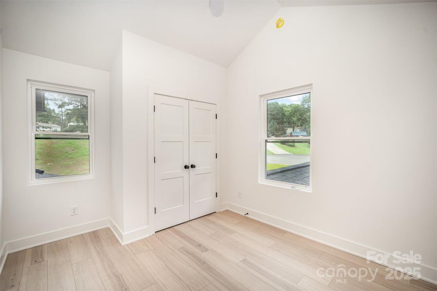 Image 33 of a home in .