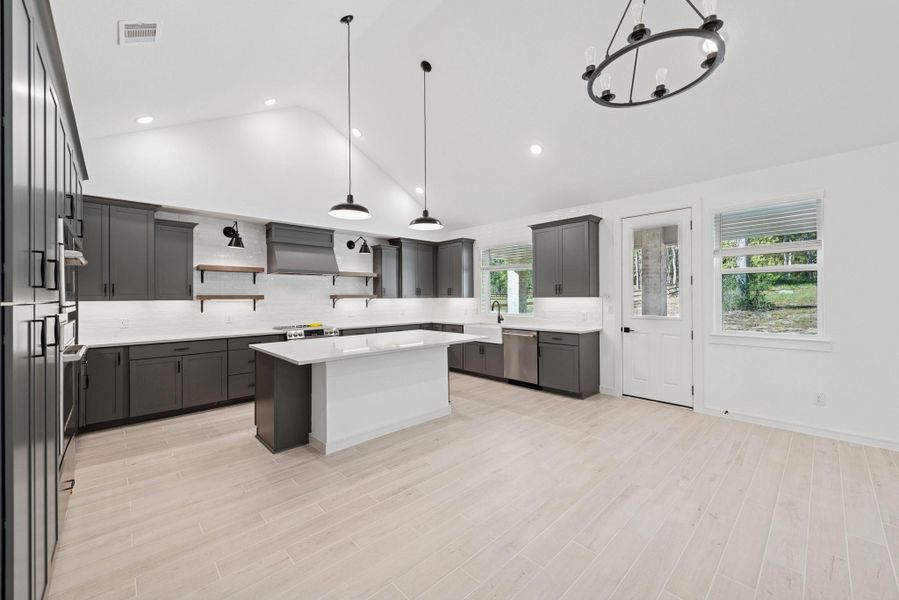 Bright and airy dining area and kitchen (*Photo not of actual home and used for illustration purposes only.) Bright and airy dining area and kitchen (*Photo not of actual home and used for illustration purposes only.)