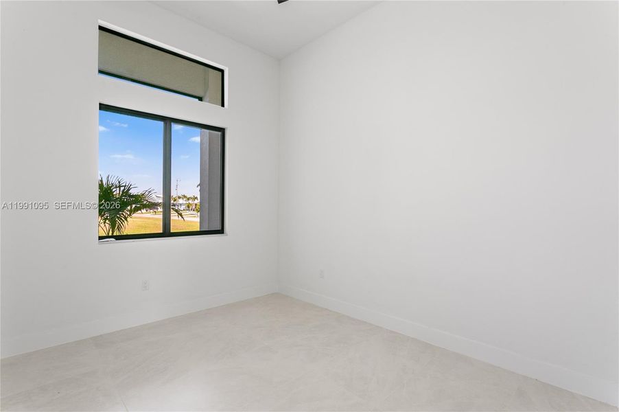 Thoughtfully positioned for privacy, it easily adapts to your lifestyle needs. Thoughtfully positioned for privacy, it easily adapts to your lifestyle needs.