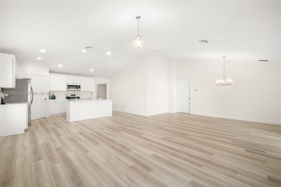 Spacious, unfurnished interior of a new home in , Sebring (Image 13).