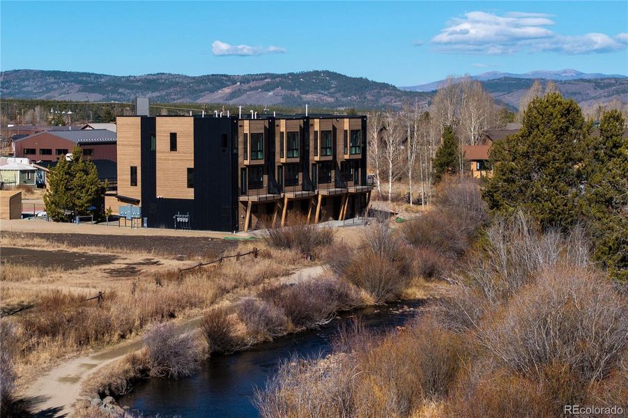 Condo located in Fraser, CO showcasing its design and architecture (Image 3).