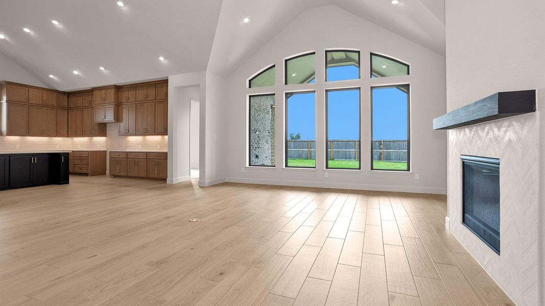 Spacious, unfurnished interior of a new home in Valencia, Manvel (Image 15).