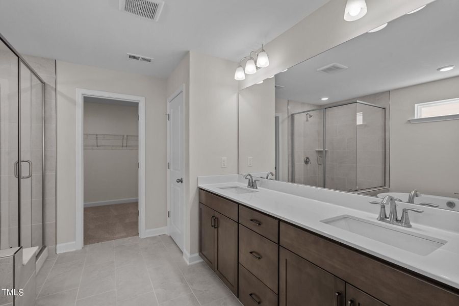 Furnished interior view inside a new home in Glenmere, Knightdale (Image 129). Furnished interior view inside a new home in Glenmere, Knightdale (Image 129).